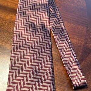 Pavone 100% silk Maroon and Cream Zigzag Tie